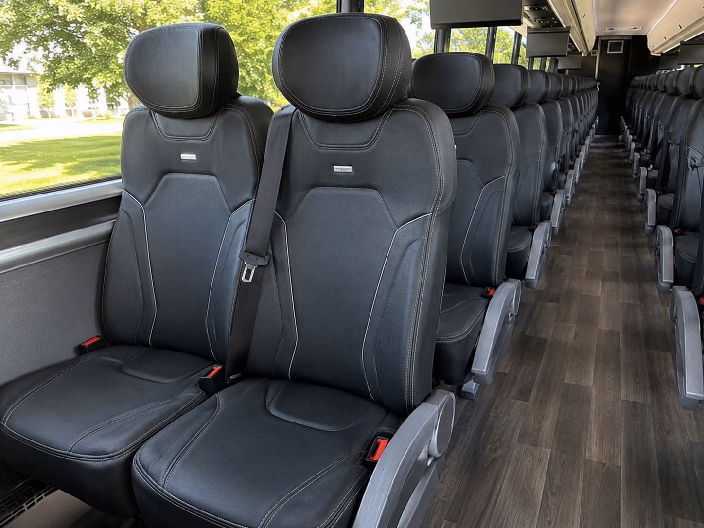 airport to venue transfers for out of town wedding guests flying into den